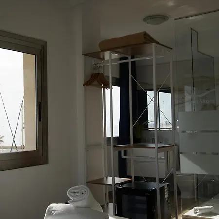 מלון Port סיטגס