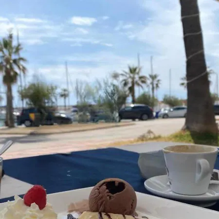 Готель Port 4*