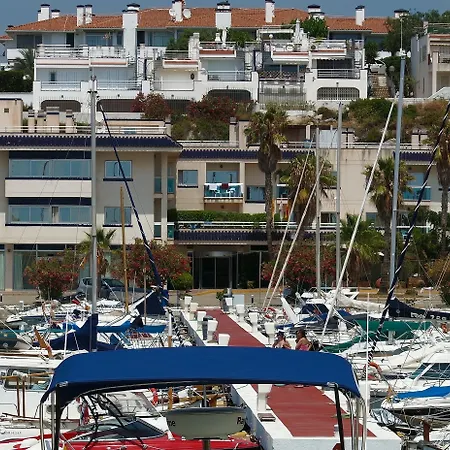 Port Hotel 4*