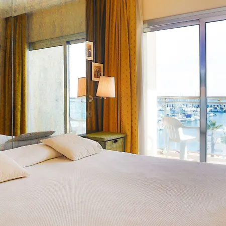 Port Hotel