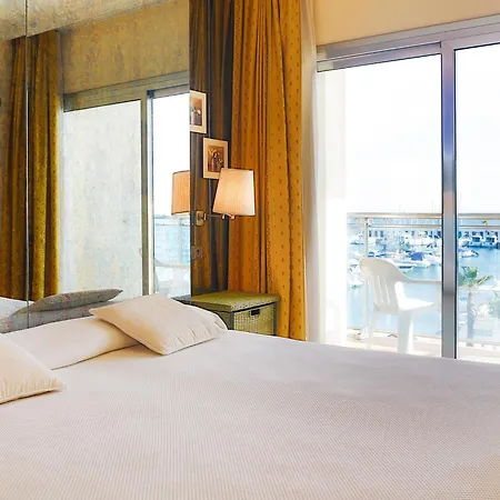 Hotel Port 4*